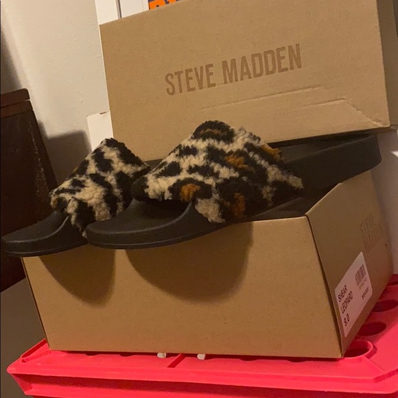 STEVE MADDEN leopard print slides! - Picture 3 of 4